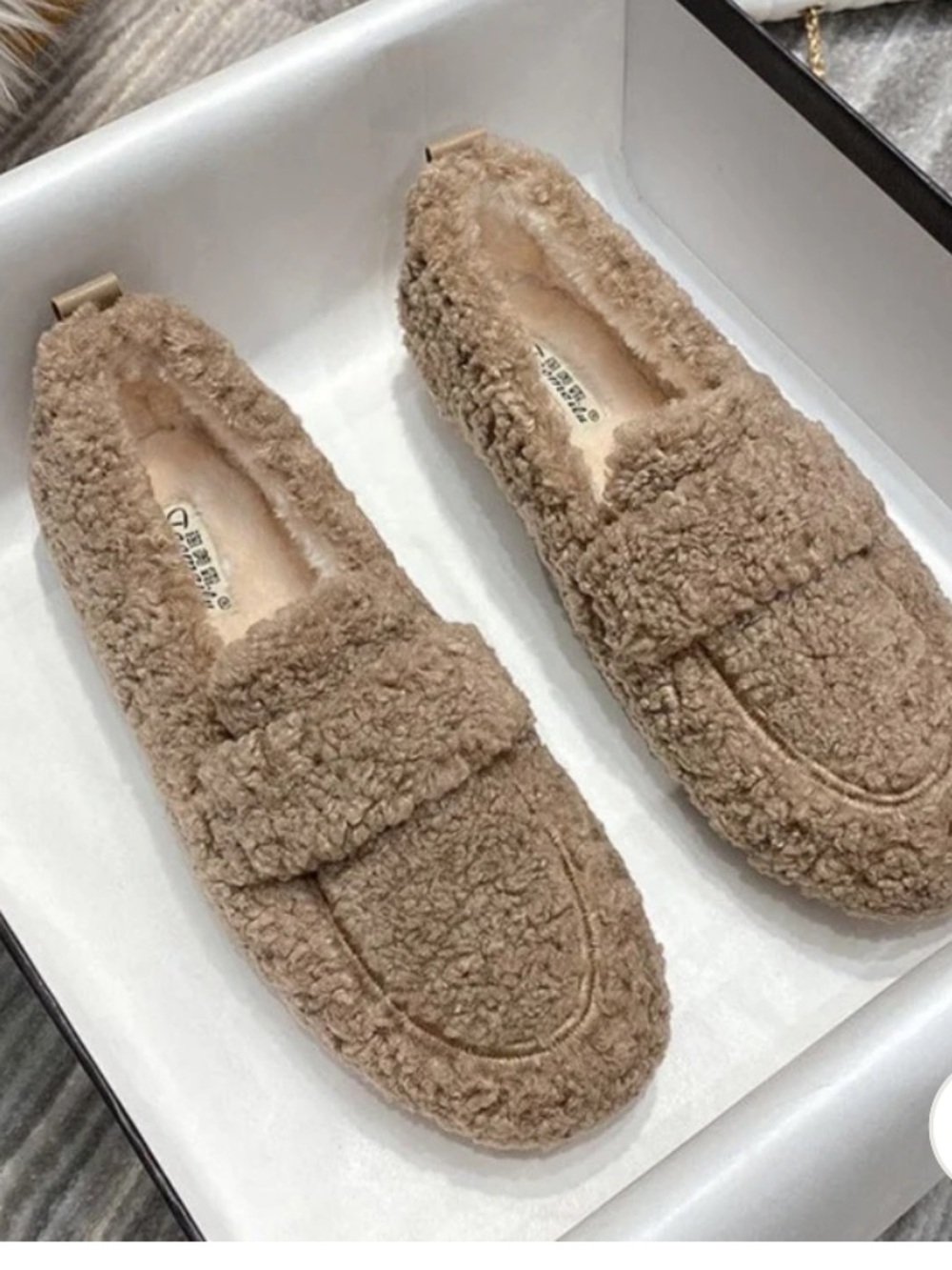 Cozy Women's Faux-Shearling Slip-On Slippers Loafers in Taupe Size 37 NEW